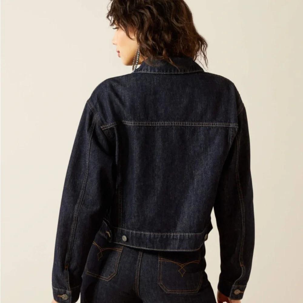 NWT Ariat Women's Cropped Jean Jacket - Picture 2 of 5